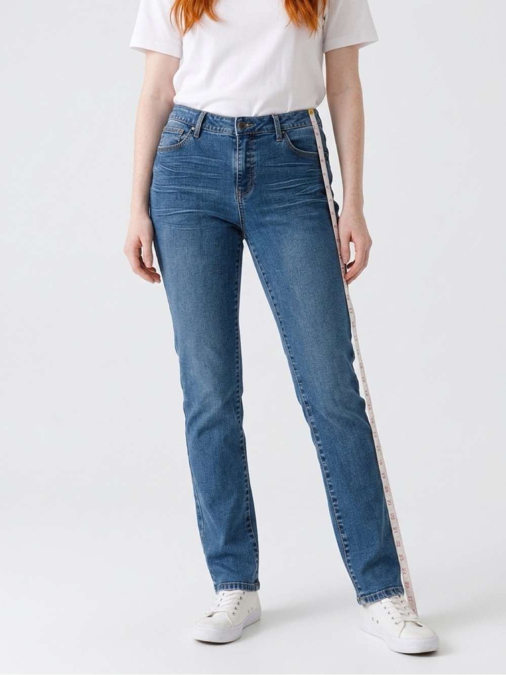 Gloria Vanderbilt Straight Leg Jeans in Medium Blue Denim